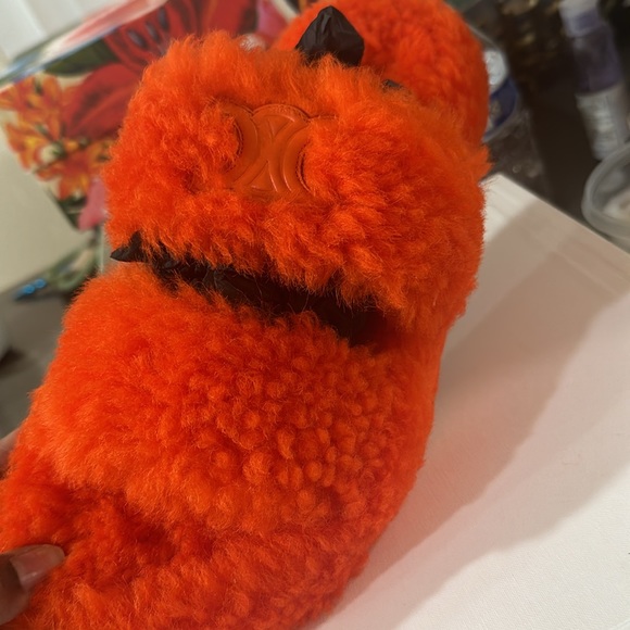 Celine fur triomphe slides - Picture 2 of 5